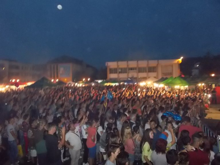 Cristi Minculescu și Nicole Cherry la Festivalul Berii de la Mediaș