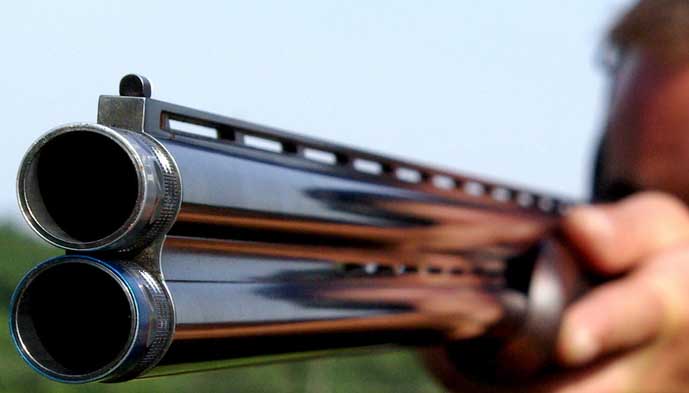 Cercetați penal pentru că le expiraseră permisele de armă