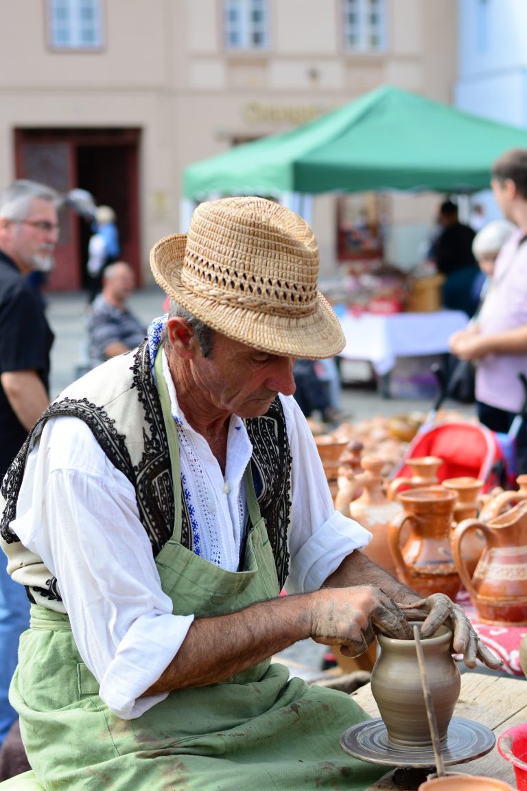 Târgul Olarilor revine în Piața Mare din Sibiu