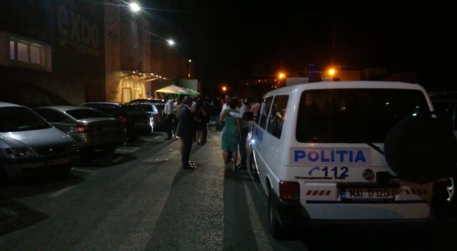 VIDEO: Nuntă cu scandal la Sibiu, un om a ajuns la spital înjunghiat în gât
