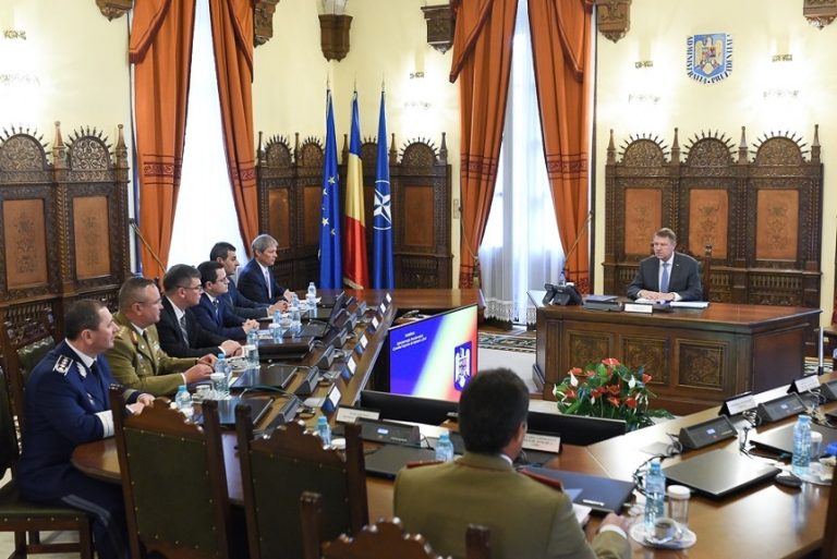 CSAT discută marţi despre situaţia din sănătate şi despre ameninţările de securitate privind migraţia