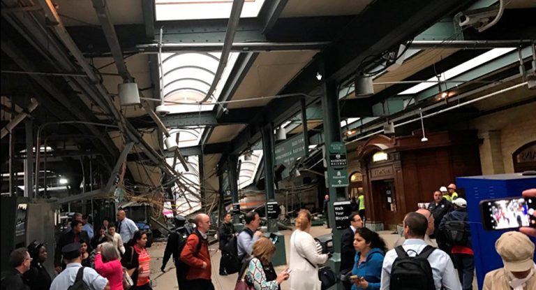Cel puțin trei morți și peste 100 de răniți în accidentul de tren din New Jersey