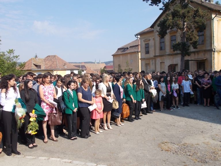 Elevii vor avea 5 note la purtare în noul an școlar