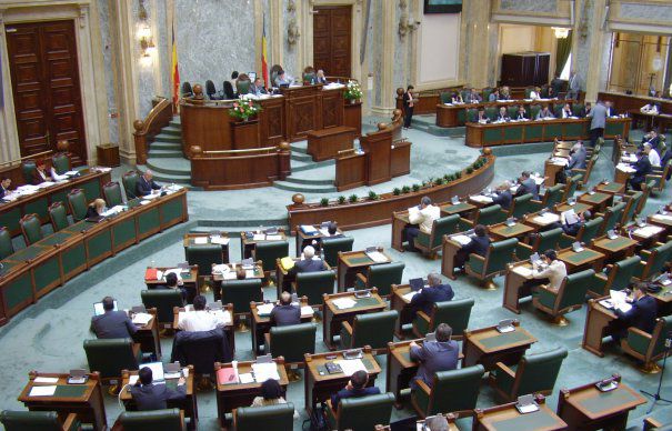 Zi decisivă pentru bugetul României. Parlamentul votează creșteri de pensii și salarii și fonduri suplimentare pentru primari