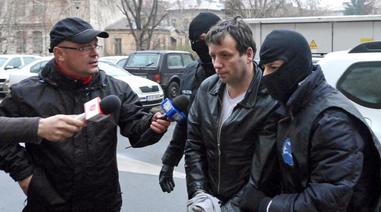 Hackerul român Guccifer, condamnat la 52 de luni de închisoare de un tribunal american