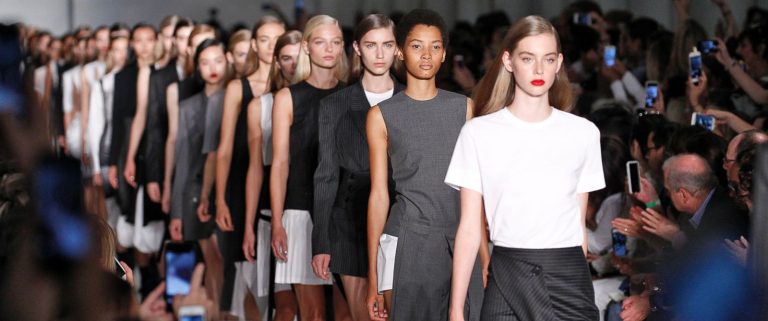 La New York începe săptămâna modei cu designeri veterani și aspiranți dornici de consacrare