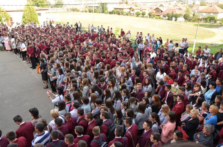 Noi premii pentru elevii cu rezultate bune la învățătură