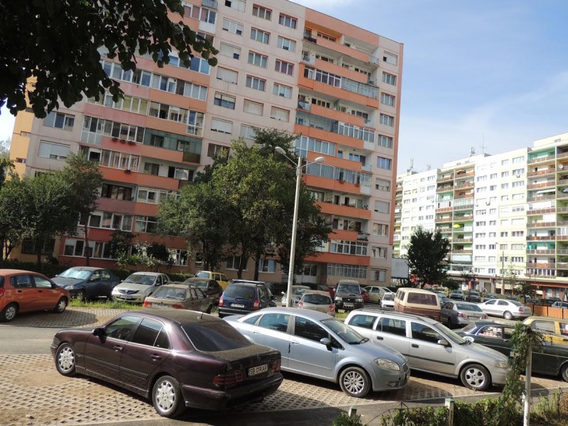 Trei parcări zonale de pe Aleea Frații Buzești au fost modernizate
