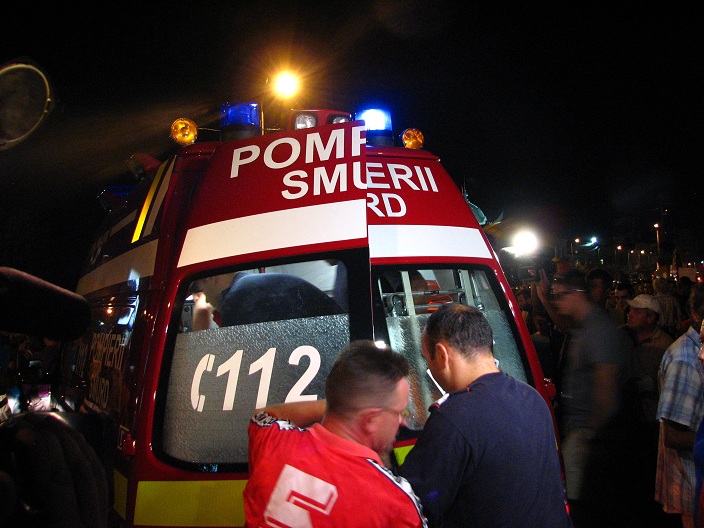 ULTIMA ORĂ: Femeie rănită grav după ce a fost lovită de un autoturism