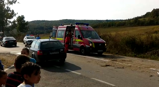 Trei răniţi din accidentul de la Hosman au rămas internaţi, unul este în stare gravă