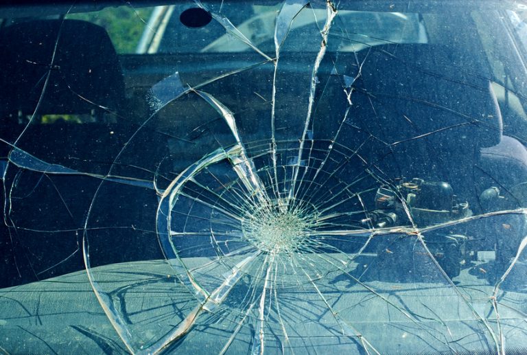 7 persoane rănite într-un accident. Victimele au între 18 şi 22 de ani
