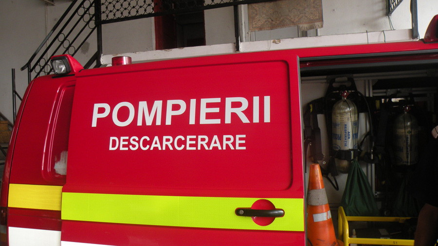 Accident grav: Tânăr de 25 de ani, în comă profundă. Două persoane sunt încarcerate