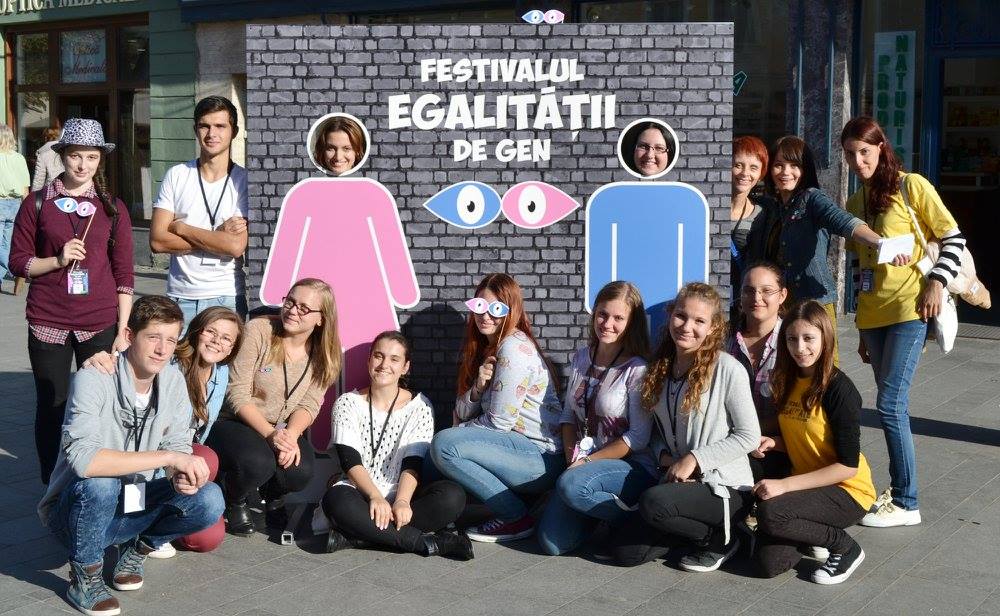 Puneți-vă ochelarii: începe Festivalul Egalității de Gen!