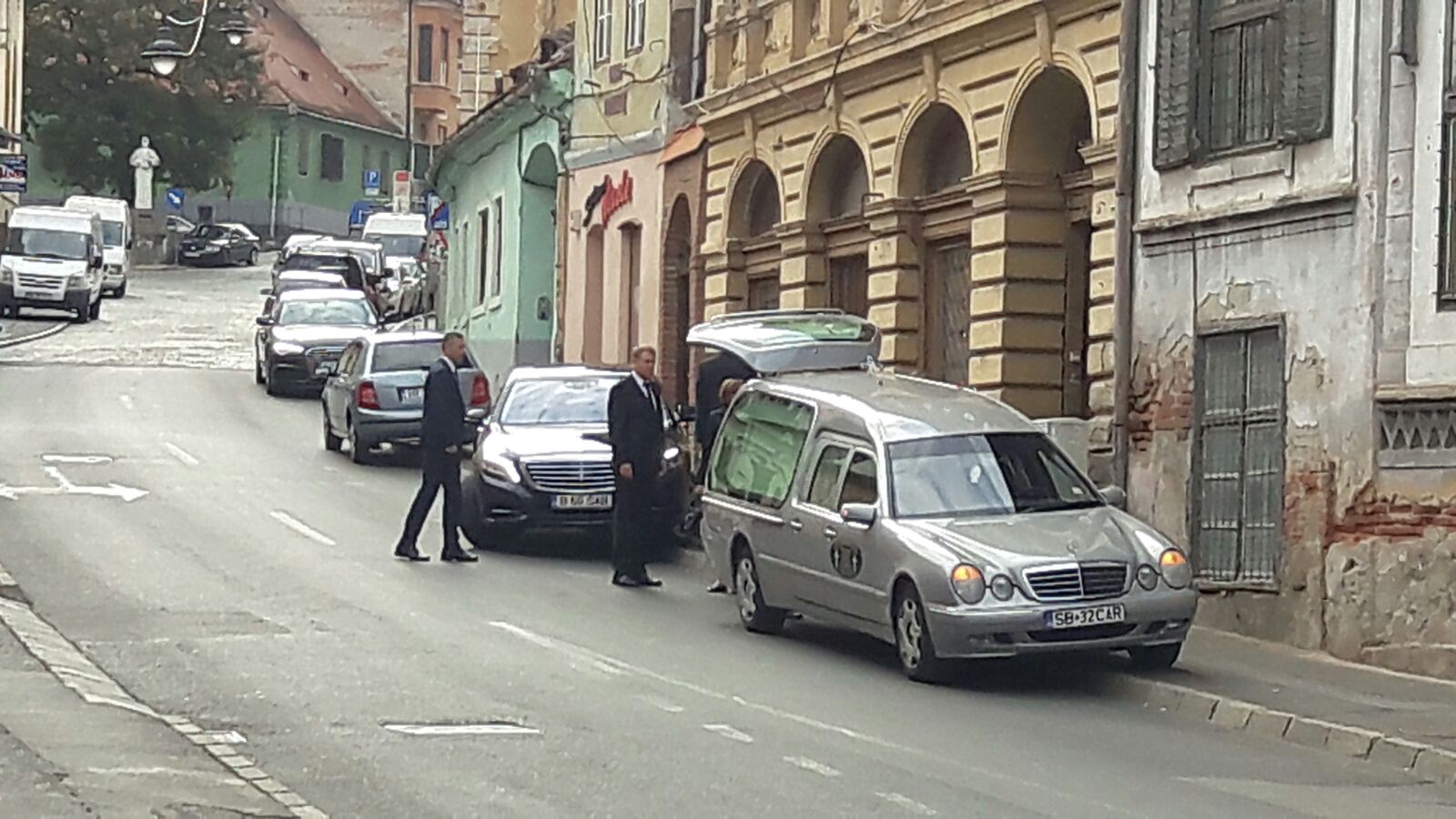 UPDATE-VIDEO: Doliu în familia prezidenţială, a murit mama primei doamne