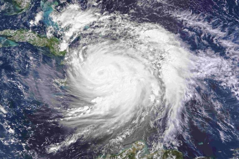 Uraganul Matthew: Barack Obama declară stare de urgență în Florida