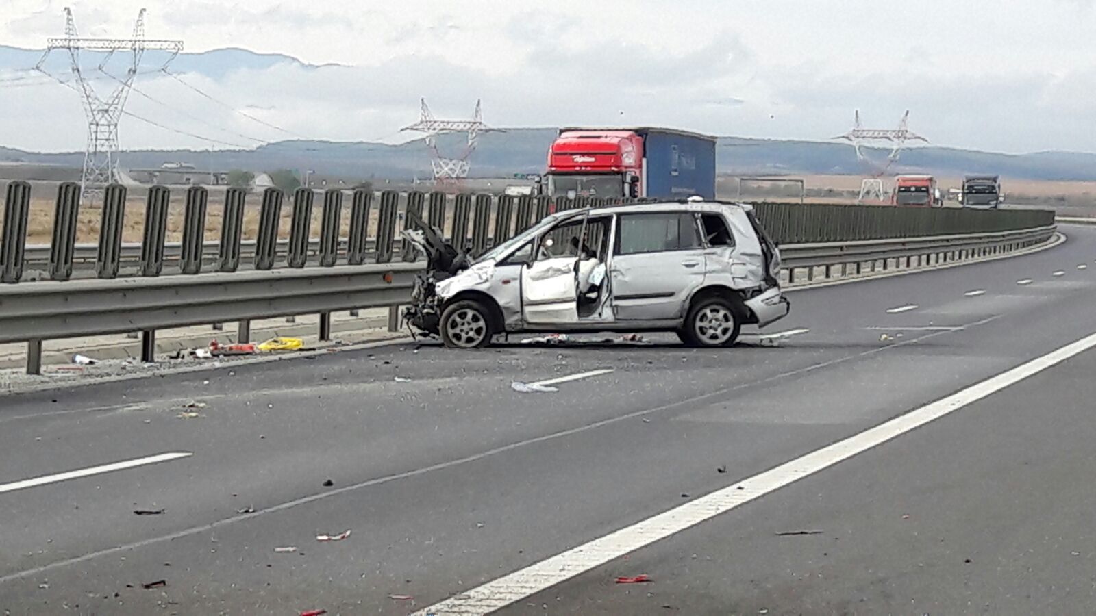 Masina rasturnata pe autostrada, o persoana incarcerata