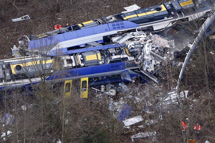 Cel mai grav accident feroviar produs în Germania în 2015, cauzat de un muncitor care se juca pe telefon