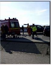Accident la Şelimbăr, 5 adulţi şi 2 copii transportaţi la spital