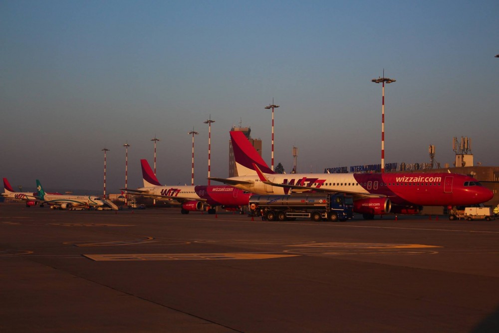 Avioane trimise la Sibiu din cauza cetii de la Cluj