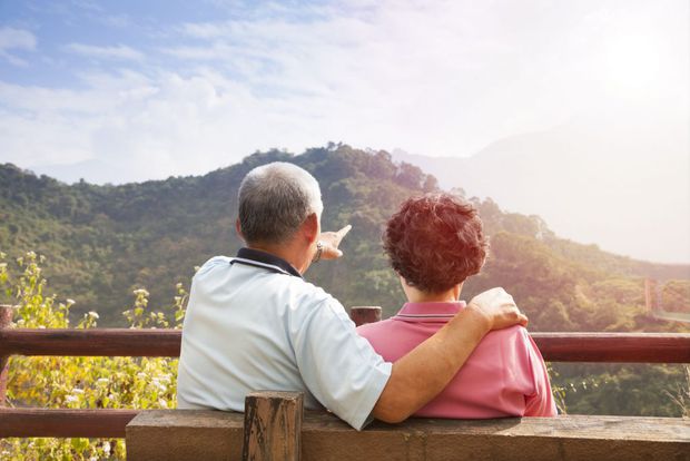 Vacanțe subvenționate pentru toți pensionarii cu venituri mici