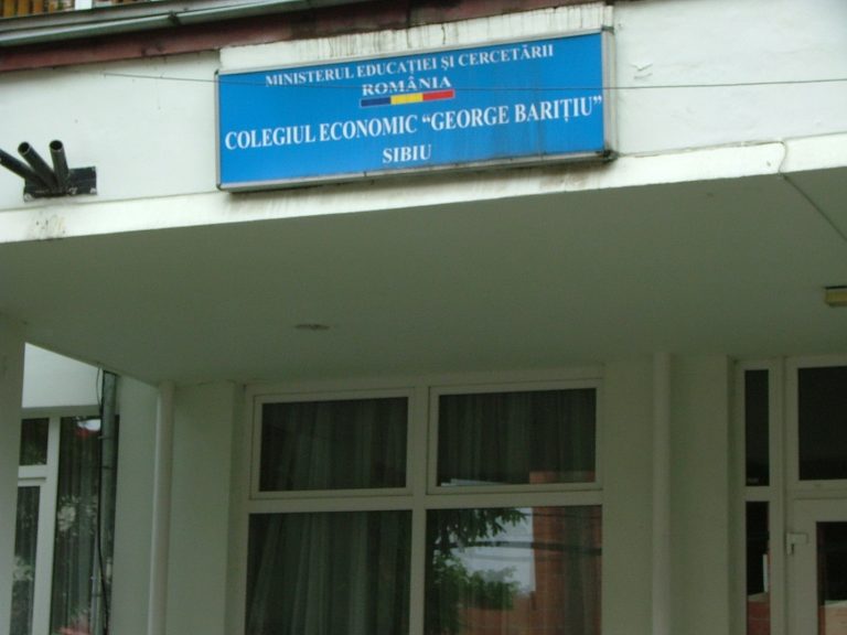 Cursuri suspendate la Colegiul Economic „George Barițiu”. Prea puțini profesori