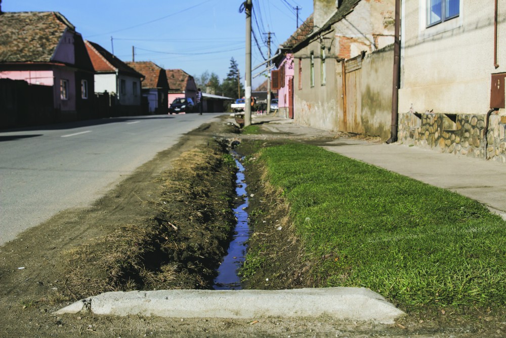 Canalizare pluvială pe strada Podului