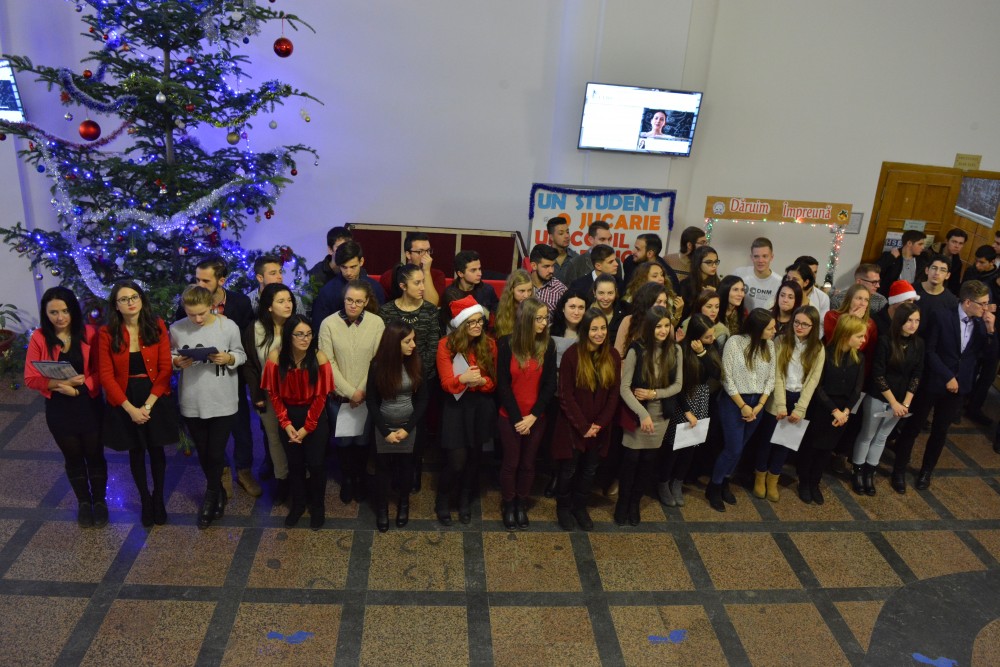 Studenții ingineriști au colindat de Sărbători