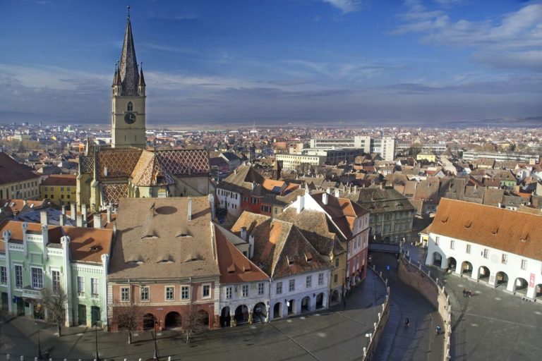 Câţi bani au românii pentru vacanţa de sărbători şi ce destinaţii aleg