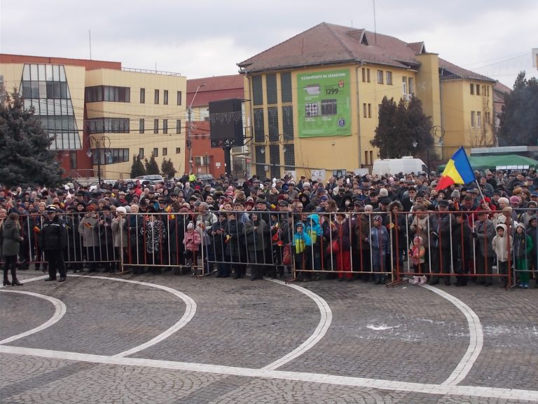 GALERIE FOTO – Peste 1.000 de medieșeni la manifestările de Ziua Națională