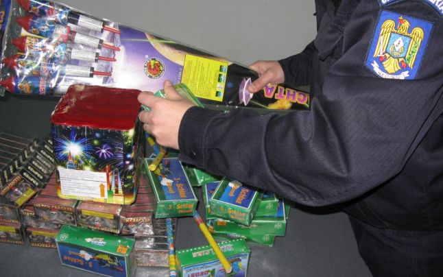 Sibian prins cu 10 kilograme de articole pirotehnice