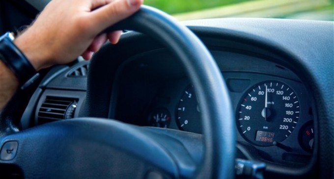 A venit din Timiș până în Șeica Mare cu mașina, deși avea permisul suspendat