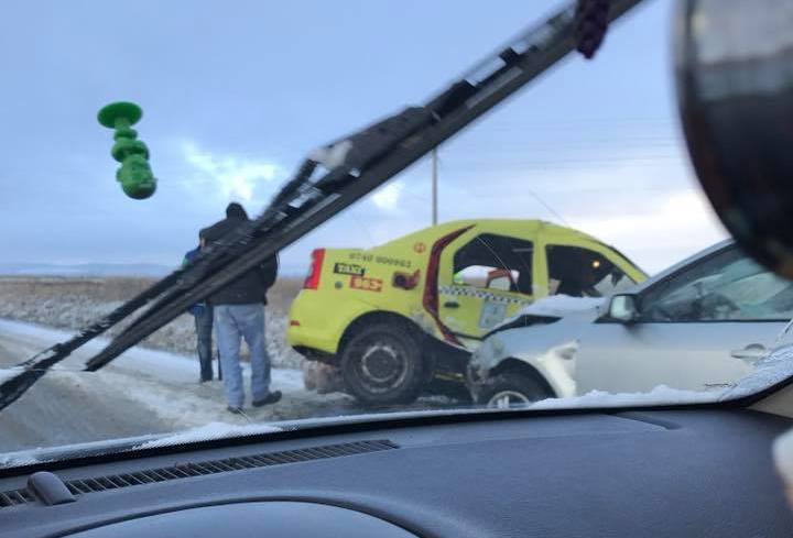 Şapte oameni răniţi în urma unui accident pe drumul hoţilor