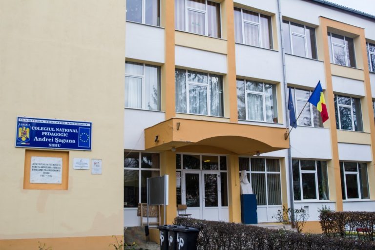 Elevul de la Pedagogic, depistat pozitiv la testul de salivă, reconfirmat la RT-PCR