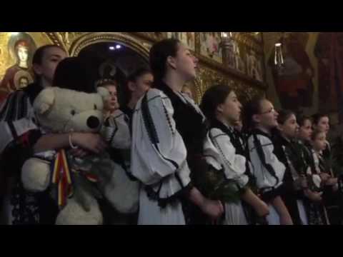 Vestirea Nasterii Domnului Iisus Hristos cu colinde stramosesti
