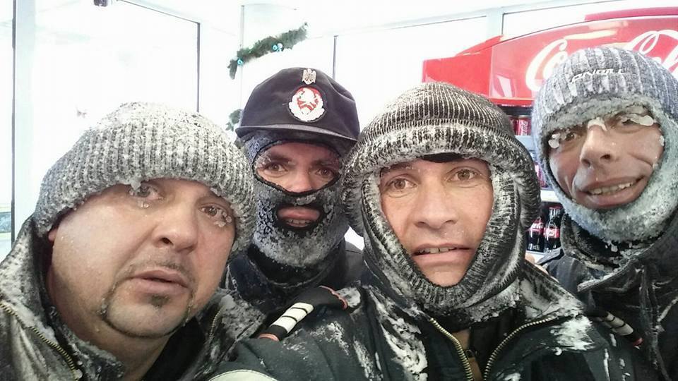 RESPECT! Cum arata salvatorii din zonele inzapezite