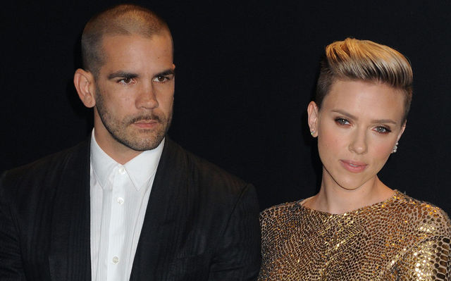 Scarlett Johansson s-a despărţit de Romain Dauriac?