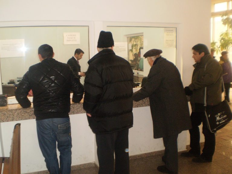 Peste 550 de medieșeni și-au plătit impozitele în prima zi de încasare