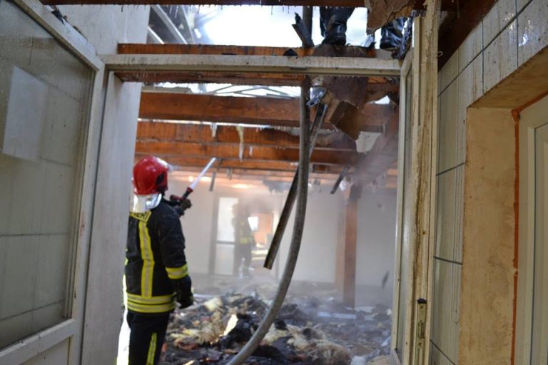 Incendiu într-un liceu. Pompierii au intervenit de urgență
