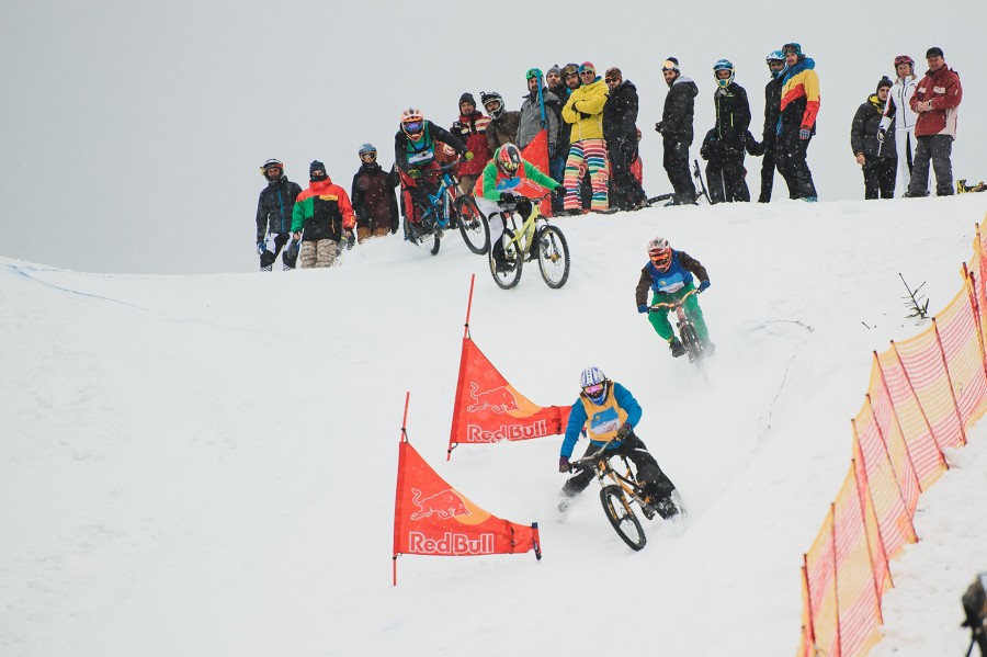 100 concurenți în competițiile 4XCross la Păltiniș