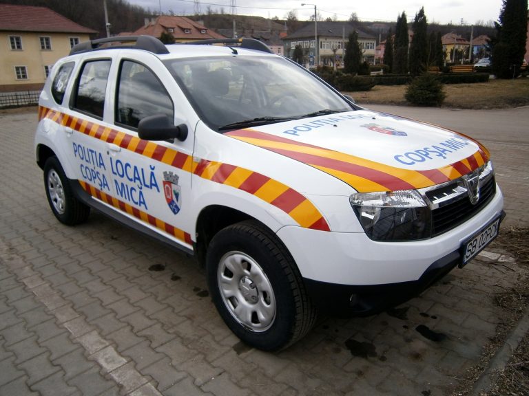 Ce cadou au primit angajații Poliției Locale de la Moș Crăciun