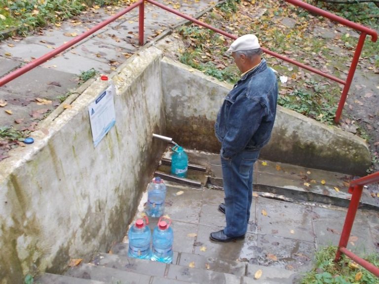 Niciun izvor public nu are apă potabilă