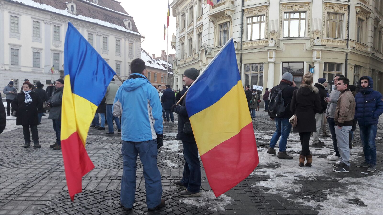 Peste 7.000 de sibieni au iesit in strada