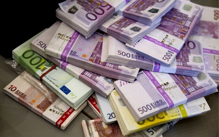 A dat 20.000 de euro unei vrăjitoare pentru rezolvarea problemelor personale