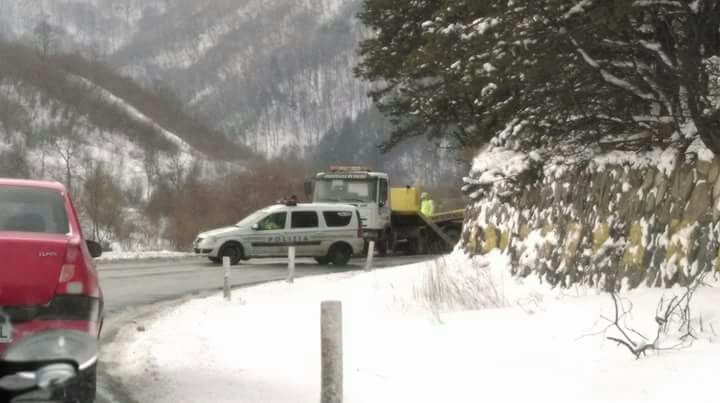 Trafic blocat la Boita