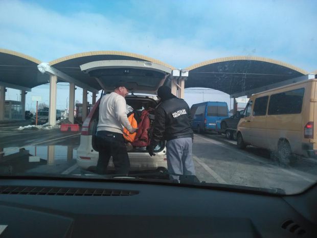 Vameşii români caută imigranţi pitici în portbagaje
