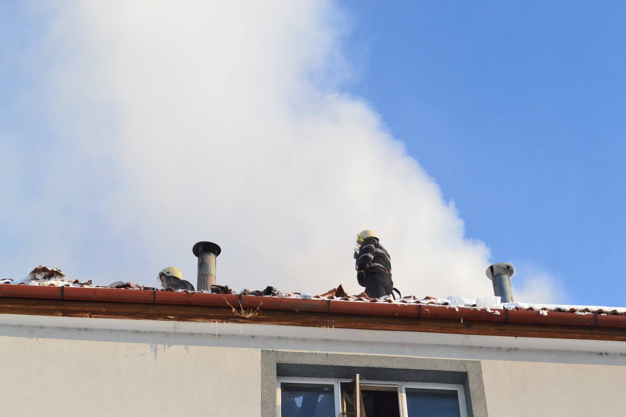 UPDATE-FOTO: Incendiu la o carmangerie pe Calea Turnişorului