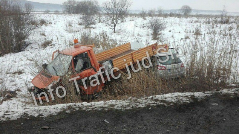 Două persoane rănite după ce mai multe mașini s-au ciocnit pe DN 1