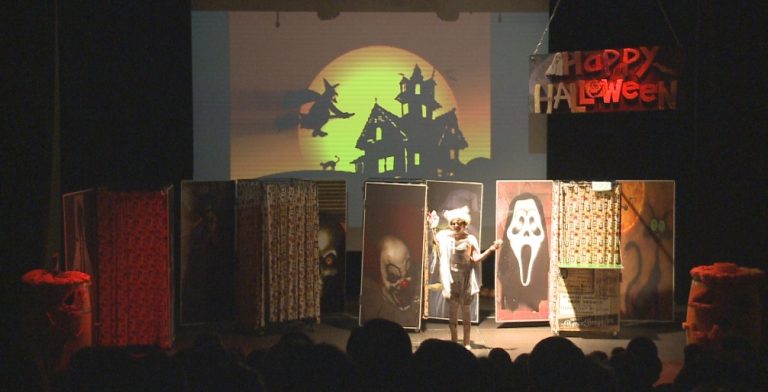 Regal teatral: Bebe Cotimanis în „D’ale carnavalului“