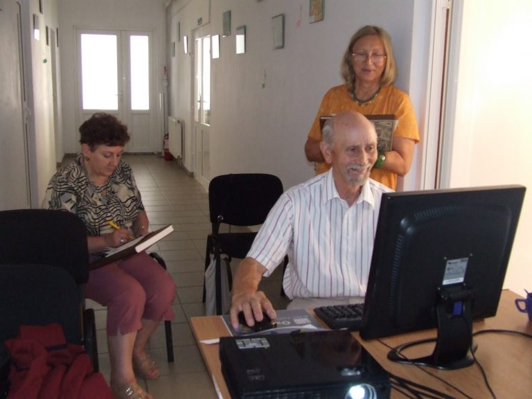 Bunicii se „dau” pe internet de 10 ani, la Mediaș