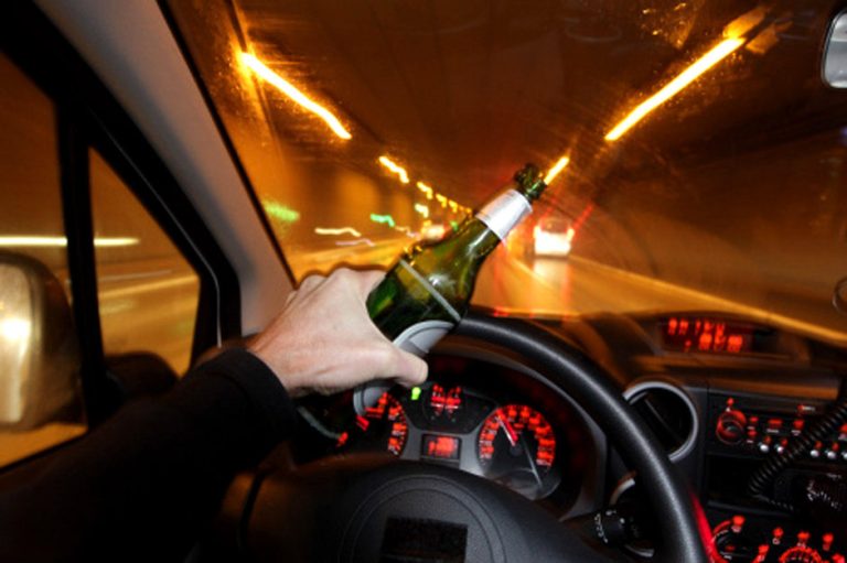 Şoferi băuţi prinşi în weekend de poliţişti